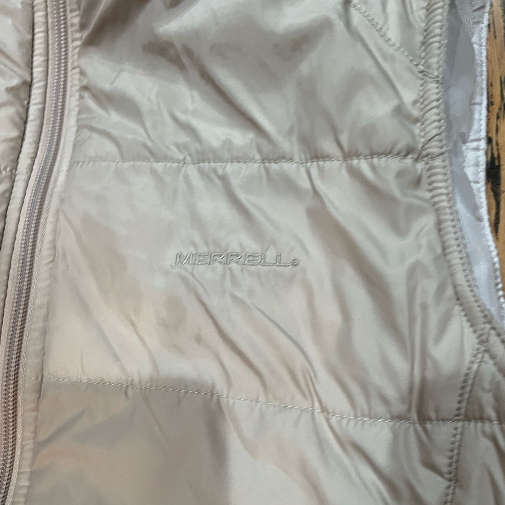 Merrel Vest - Picture 4 of 9